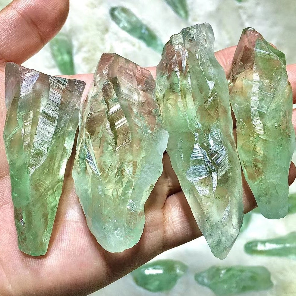 Green crystal products are brought here, including green aventurine, moss agate,prehnite,etc.