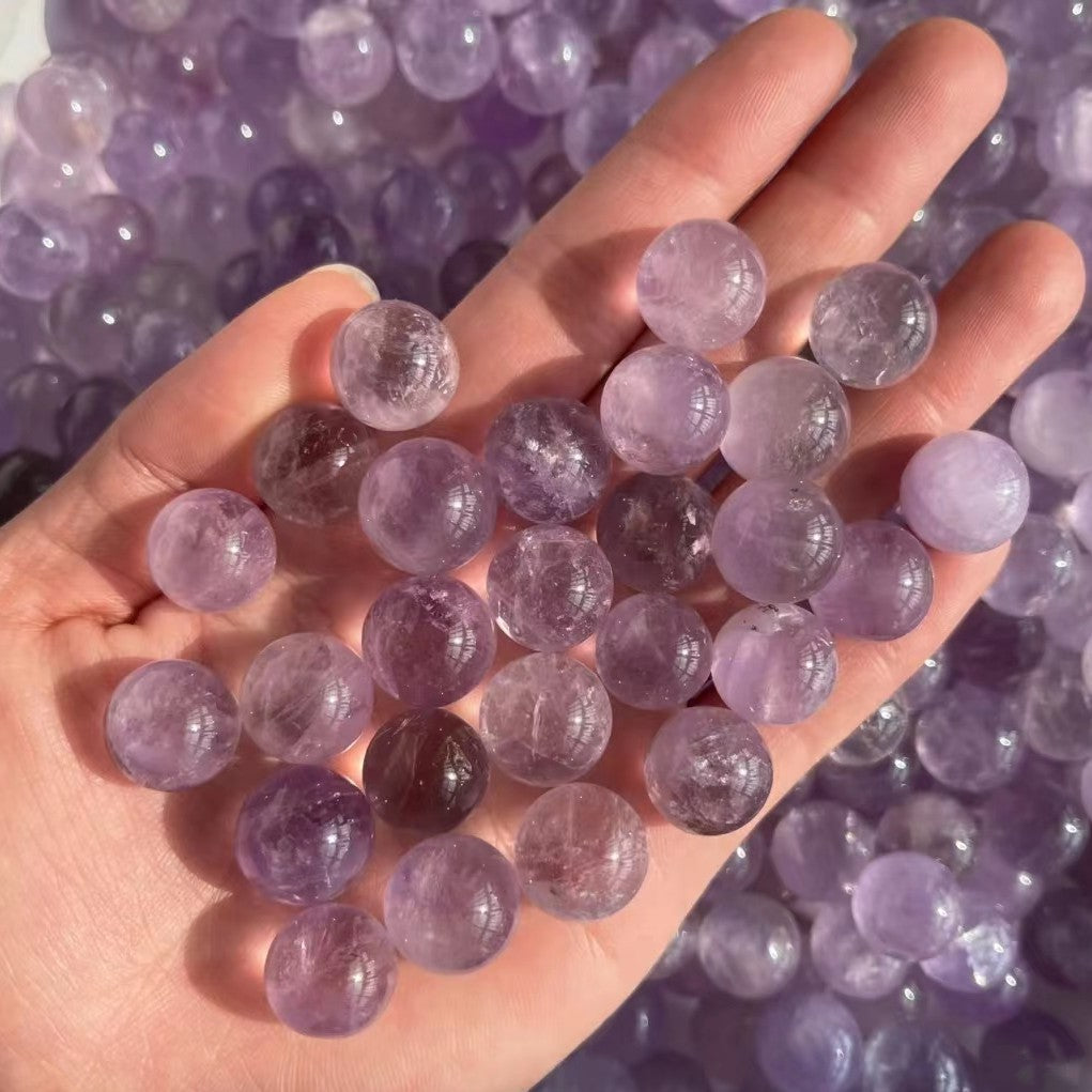 Purple crystal products are brought here, including Amethyst, Dream Amethyst, etc.