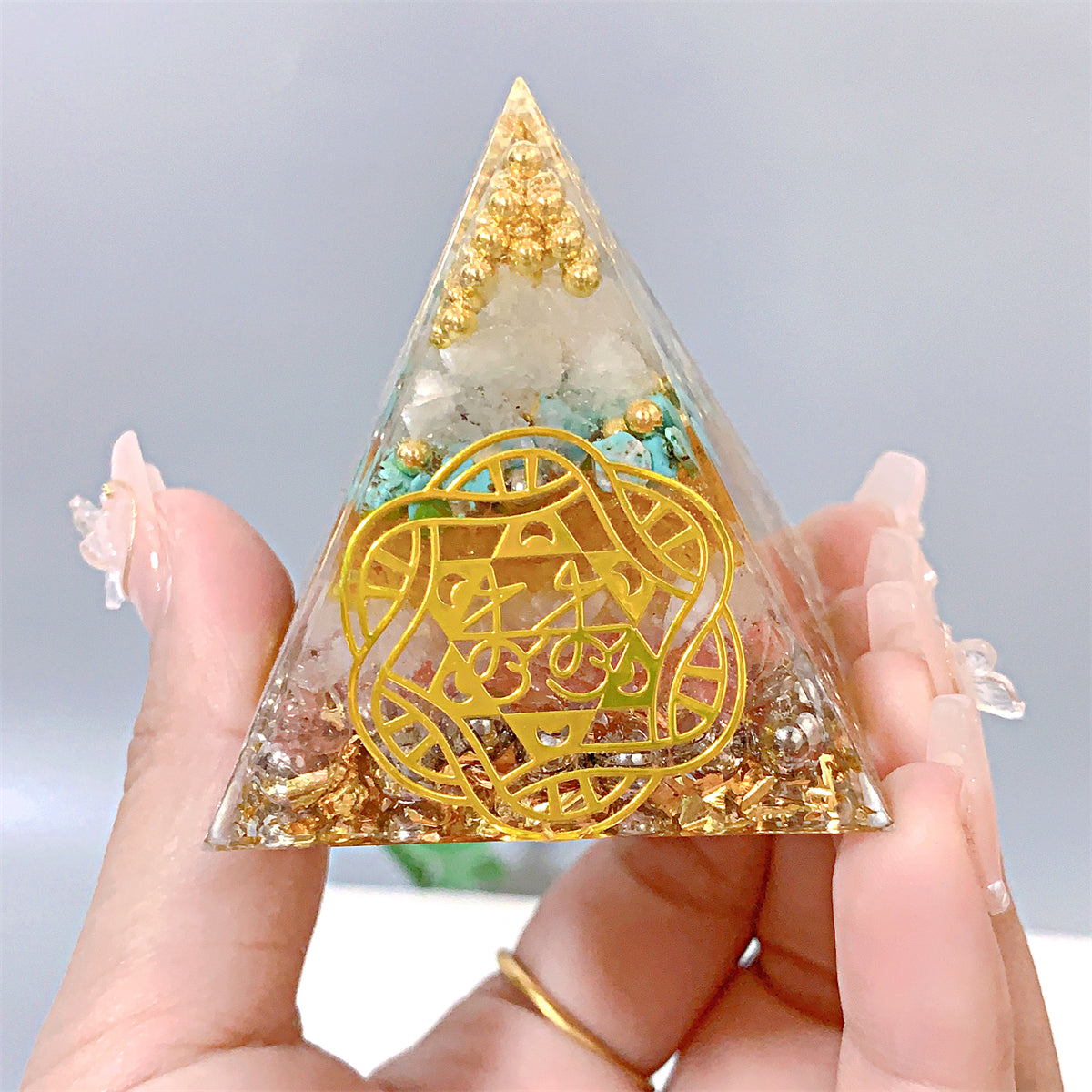 1pc Orgone Pyramid For Positive Energy And Amethyst Crystal Ball, With Protection From Crystals Energy Generator For Stress Reduce Healing Meditation And Wealth Attraction For Decoration