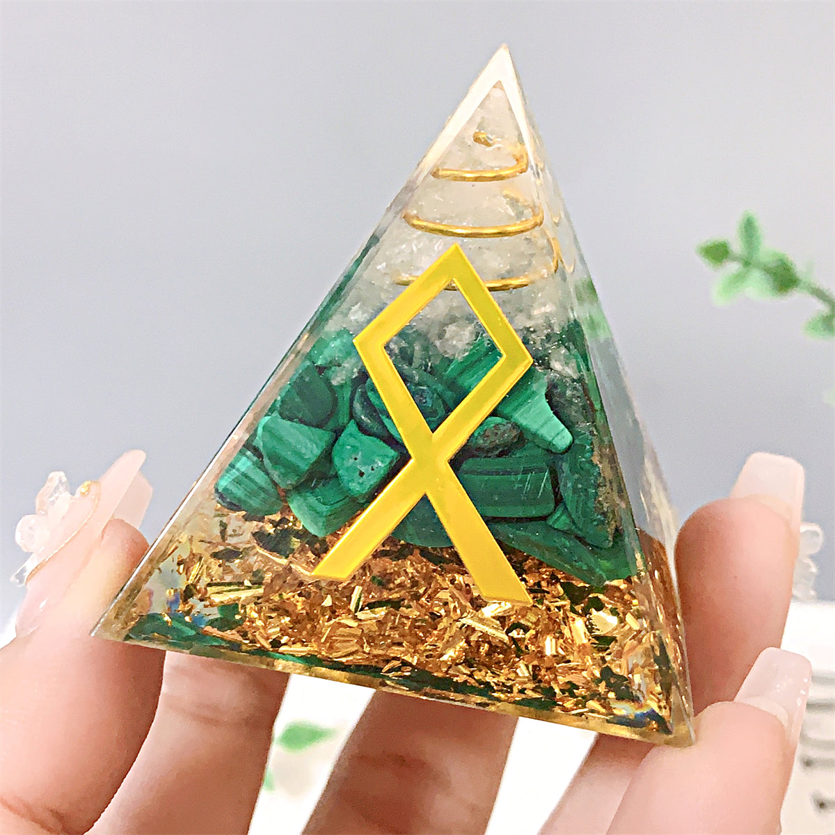 1pc Orgone Pyramid For Positive Energy And Amethyst Crystal Ball, With Protection From Crystals Energy Generator For Stress Reduce Healing Meditation And Wealth Attraction For Decoration