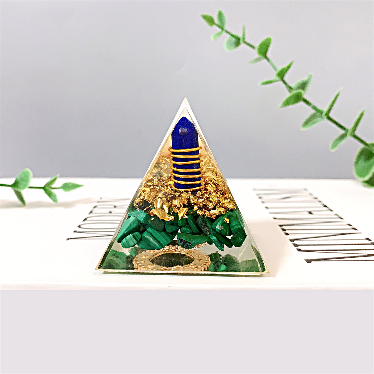 1pc Orgone Pyramid For Positive Energy And Amethyst Crystal Ball, With Protection From Crystals Energy Generator For Stress Reduce Healing Meditation And Wealth Attraction For Decoration