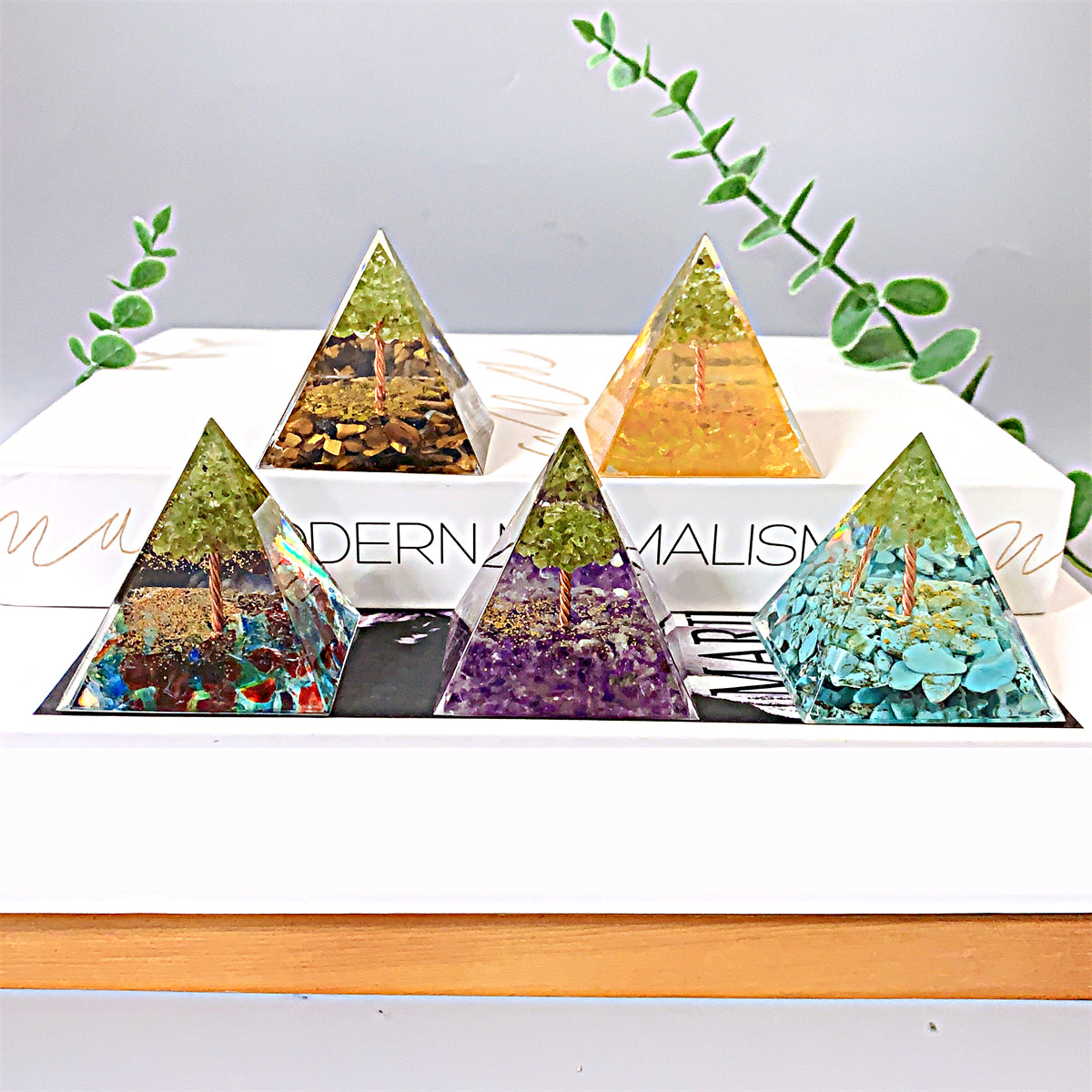 1pc Orgone Pyramid For Positive Energy And Amethyst Crystal Ball, With Protection From Crystals Energy Generator For Stress Reduce Healing Meditation And Wealth Attraction For Decoration