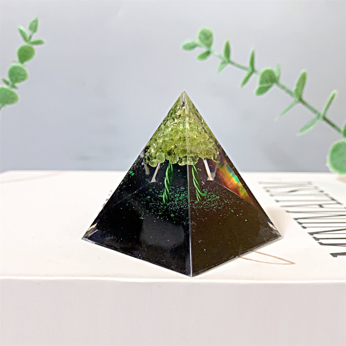 1pc Orgone Pyramid For Positive Energy And Amethyst Crystal Ball, With Protection From Crystals Energy Generator For Stress Reduce Healing Meditation And Wealth Attraction For Decoration