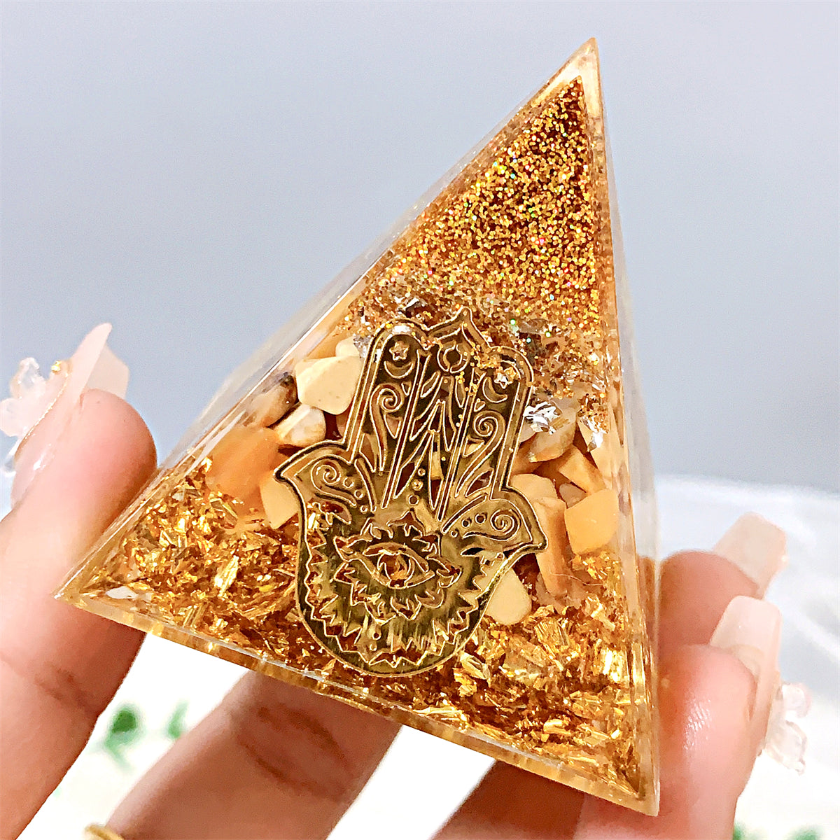 1pc Orgone Pyramid For Positive Energy And Amethyst Crystal Ball, With Protection From Crystals Energy Generator For Stress Reduce Healing Meditation And Wealth Attraction For Decoration