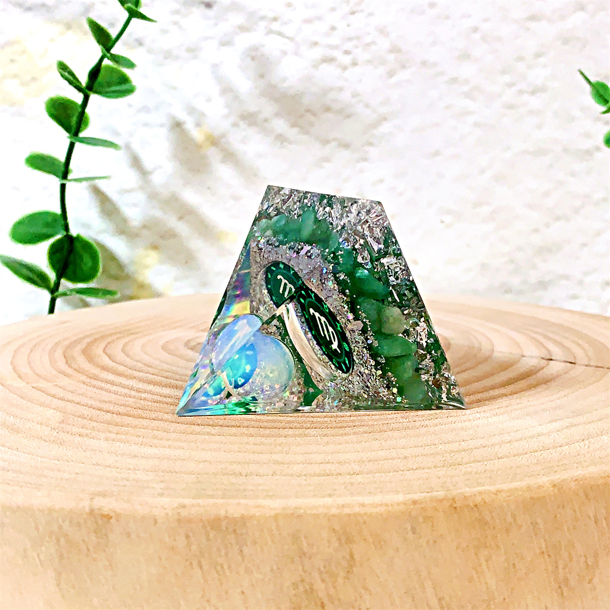 1pc Orgone Pyramid For Positive Energy And Amethyst Crystal Ball, With Protection From Crystals Energy Generator For Stress Reduce Healing Meditation And Wealth Attraction For Decoration