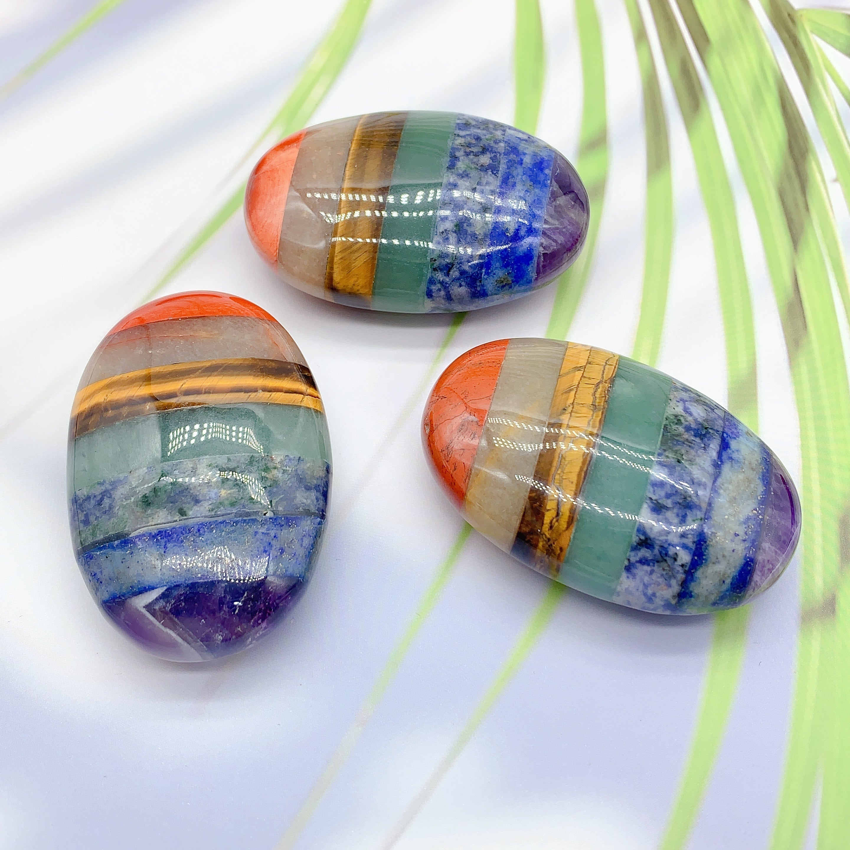 1PC Crystal Palm Stone 60mm Seven Chakra Natural Amethyst Green Aventurine Palm Stone Carvings Healing Handicraft for Home Decor